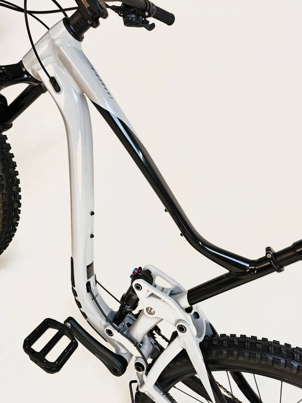 Giant Trance X 3 2023 / X-LARGE /RRP: £3,299.00 / Excellent Condition!