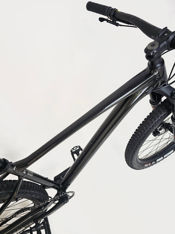 Giant Fathom 2 2022 / MEDIUM / RRP: £1,399.00 / Excellent Condition