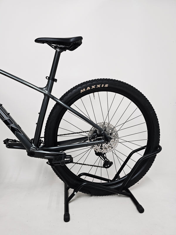 Trek X-Caliber 8 2023 / M-L / RRP: £1,390.00 / Very Good Condition