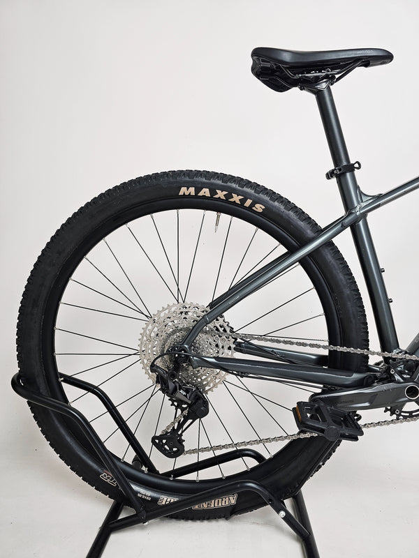 Trek X-Caliber 8 2023 / M-L / RRP: £1,390.00 / Very Good Condition