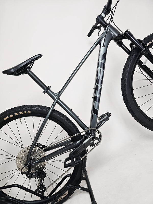 Trek X-Caliber 8 2023 / M-L / RRP: £1,390.00 / Very Good Condition