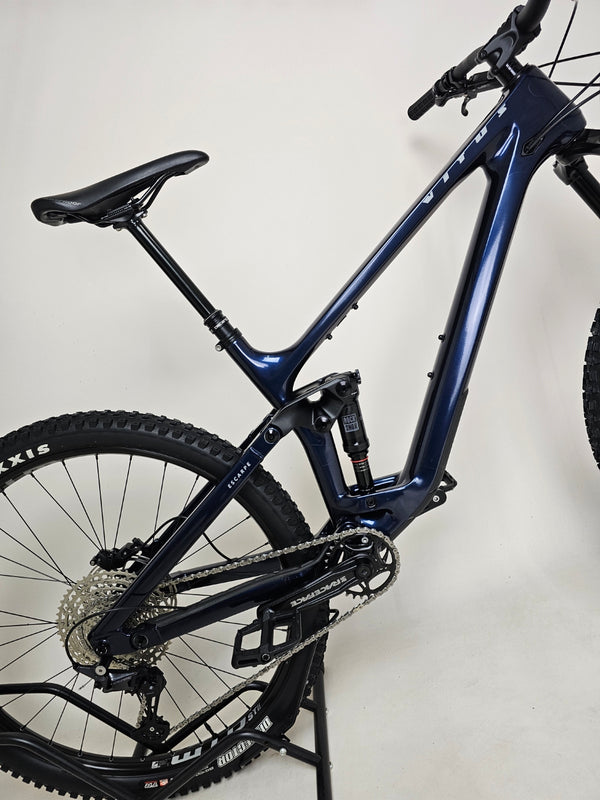 2022 Vitus Escarpe 29 CR / LARGE / RRP: £2,299.99 / EXCELLENT Condition!
