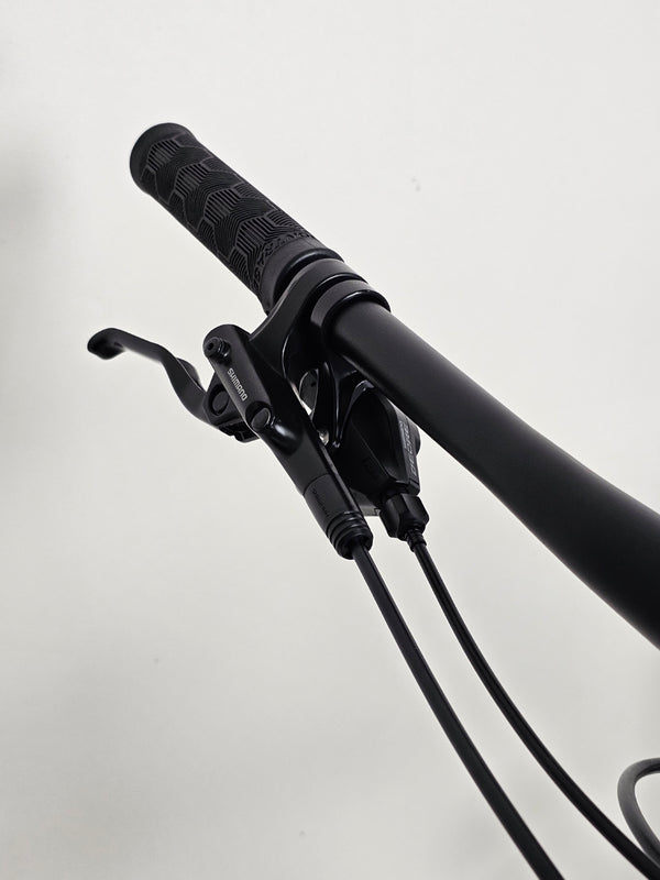 Trek X-CALIBER 7 with focus on Shimano components, engineered for mountain biking excellence.