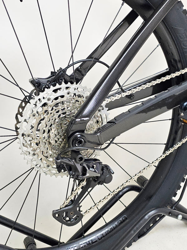 Trek Fuel EX 8 XT 2022 / LARGE / RRP: £3,450.00 / Very Good Condition