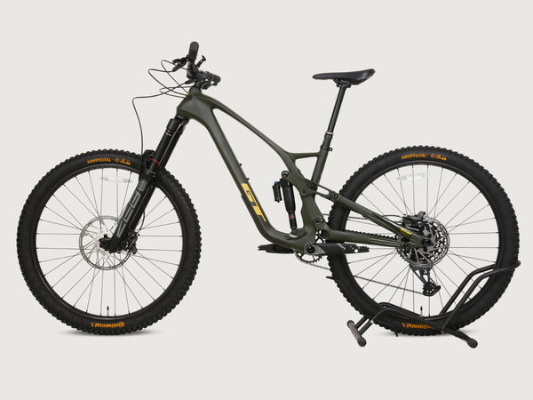 GT Force Carbon Pro Enduro Bike 2023 / MEDIUM / RRP: £4,700.00 / Excellent Condition!