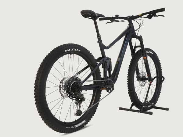 Giant Stance 2024 / MEDIUM / RRP: £1,999.00 / Excellent Condition!