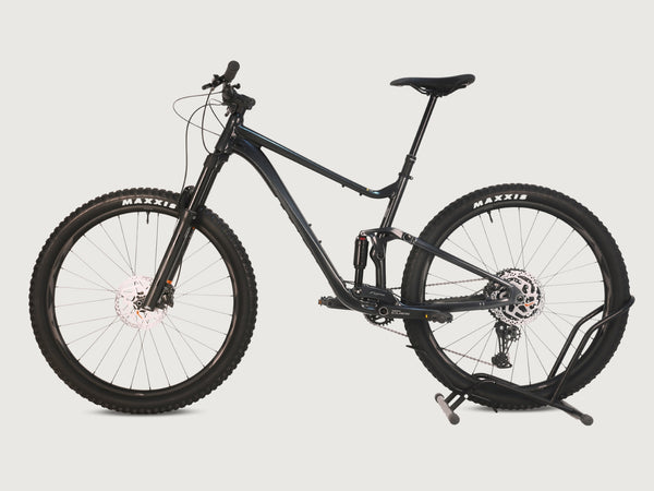 Giant Stance 29 2 2024 / LARGE / Dropper / Tubeless / RRP: £1,999.00 / Like NEW!