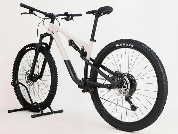 2025 Boardman MTR 8.8 bike handlebars details, excellent condition, Medium size, RRP: £1,600.00