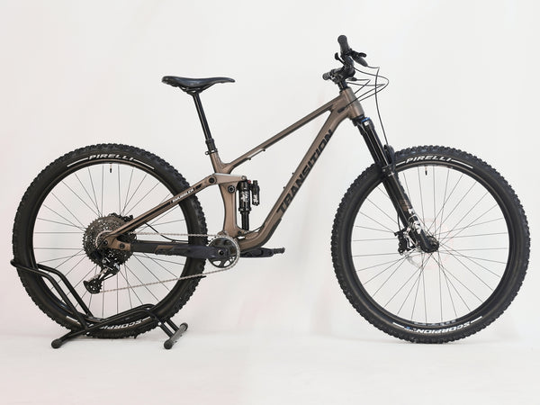 View of the Transition Smuggler NX 2024 in medium, highlighting the dropper seat post and smooth frame lines.