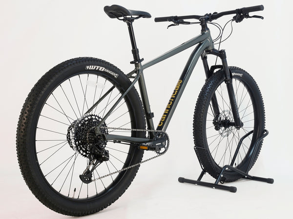 Close-up of the 2023 Cannondale CUJO 2 in Medium - Used Cannondale CUJO 2 in Medium at eMado, featuring the RockShox Judy Silver TK suspension.