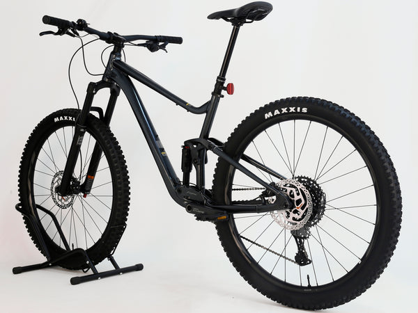 Giant Stance 29 2 2024 / LARGE / RRP: £1,999.00 / Tubeless / Excellent Condition