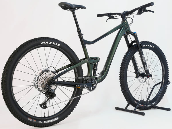 Giant Trance 29 1 2023 / LARGE / RRP: £3,599.00 / Very Good condition