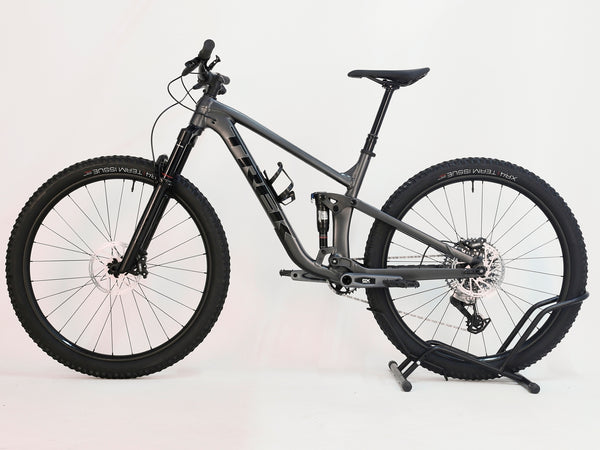 Rear view of Trek Top Fuel 8 GX AXS 2024 displaying SRAM DB 8 hydraulic disc brakes.