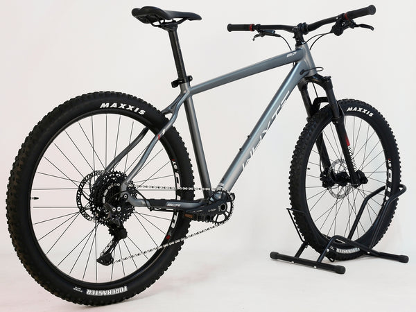 Matt granite finish of the Whyte 801 V4 2023, highlighting its sleek design and excellent paintwork.