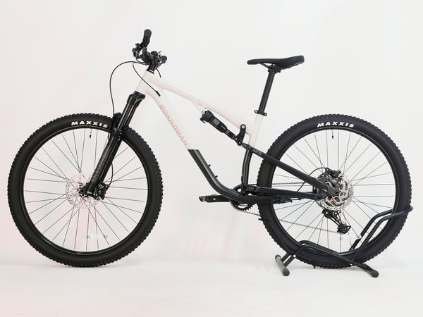 2025 Boardman MTR 8.8 - RockShox front suspension details, excellent condition, Medium, RRP: £1,600.00