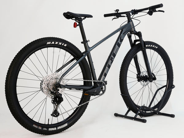 Trek X-Caliber 8 2023 Mountain Bike / MEDIUM / RRP: £1,390.00 / LIKE NEW!