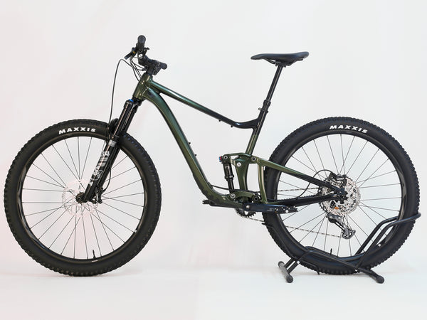 Giant Trance 29 1 2023 / LARGE / RRP: £3,599.00 / Very Good condition
