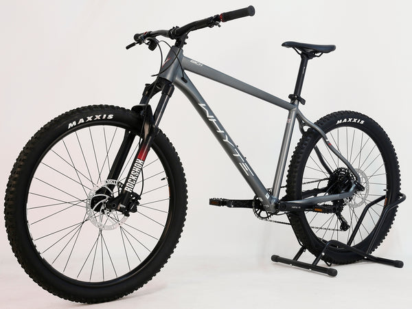 The entire Whyte 801 V4 2023 mountain bike aligned for a full front-to-back view.
