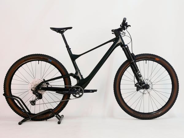 Scott SPARK 930 2024 Carbon / LARGE / RRP: £4,199.00 / Excellent Condition