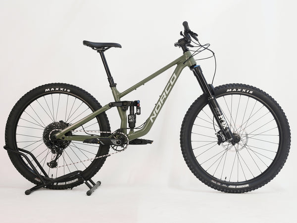 Medium-sized Norco Sight A2 2021 mountain bike, suitable for rider heights between 168cm and 180cm.