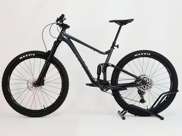 Giant Stance 29 2 2024 / LARGE / RRP: £1,999.00 / Tubeless / Excellent Condition