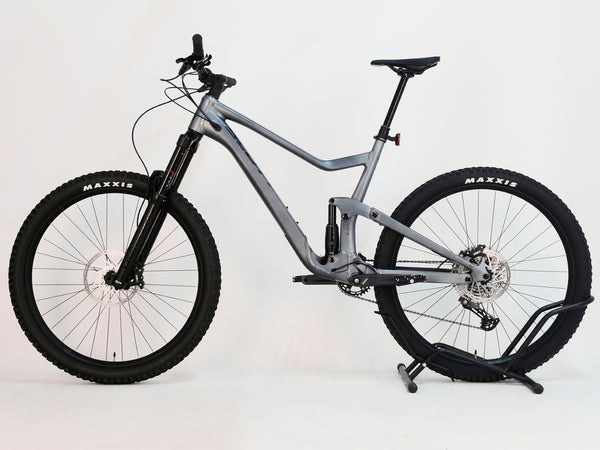 Scott Ransom 930 2023 Enduro Bike in Excellent Condition, side view highlighting the lightweight alloy frame.