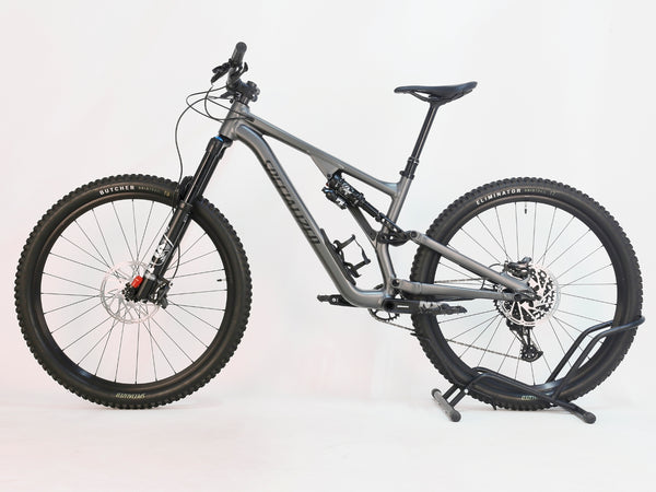 Rear shock of the Specialized Stumpjumper EVO Comp Alloy 29 2024, in Very Good Condition, for sale at £3,200.00.