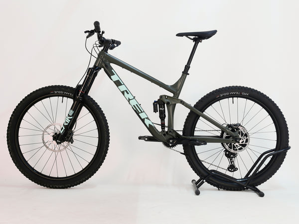 Trek Remedy 8 2023 LARGE — drivetrain and 1x12 gearing view, Shimano XT components
