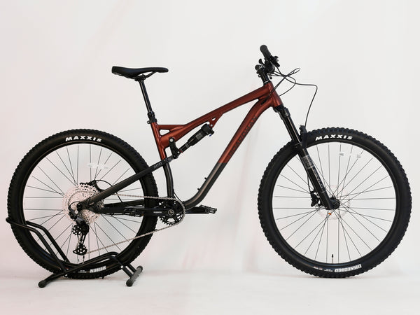 2025 Boardman MTR 8.9 / LARGE / RRP: £1,900.00 / Used Once!