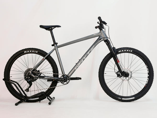 Tektro Auriga brakes on the Whyte 801 V4 2023 mountain bike, emphasizing the bike's braking performance.
