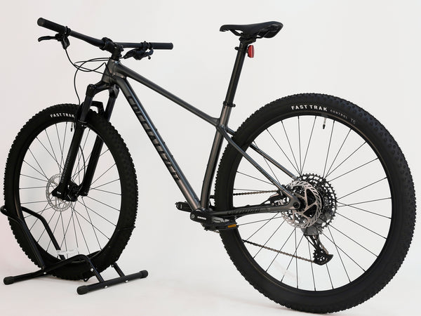 Specialized Chisel Hardtail 2025 / MEDIUM / RRP: £2,000.00 / Used only ONCE!