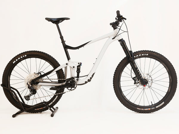 Giant Trance X 3 2023 / X-LARGE /RRP: £3,299.00 / Excellent Condition!