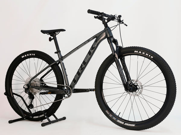 Trek X-Caliber 8 2023 Mountain Bike / MEDIUM / RRP: £1,390.00 / LIKE NEW!