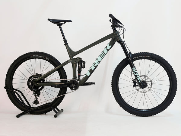 Trek Remedy 8 2023 LARGE — SRAM Code R 4-piston hydraulic disc brakes and rotor