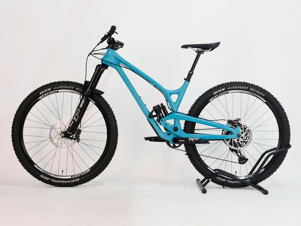Evil Offering V1 carbon fiber full suspension bike in very good condition with custom blue paint.