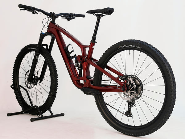 TREK Fuel EX 9.7 Gen 6 2023 FS CARBON / M-L / FOX / RRP: £4,175.00 / LIKE NEW! / Get it for £2,090.00 including FREE UK Delivery! - Image capturing the adjustability features of the geometry.