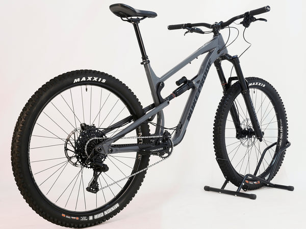 Close-up view of the Nukeproof Mega 290 Alloy Comp 2023's frame showcasing its excellent condition at eMado Bikes.