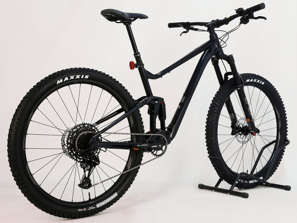 Giant Stance 29 1 2024 / LARGE / RRP: £2,399.00 /Like NEW!