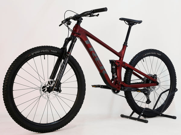 Trek Top Fuel 8 XT 2023 / LARGE / RRP: £3,250.00 / Like New!