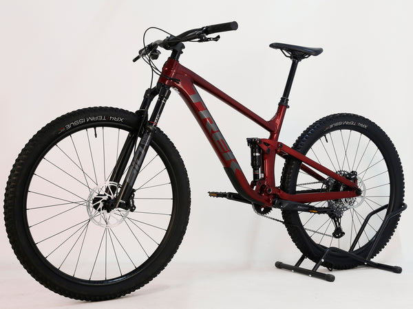 Trek Top Fuel 8 XT 2023 / LARGE / RRP: £3,250.00 / Like New!