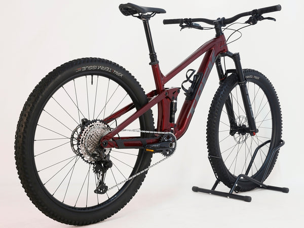 Trek Top Fuel 8 XT 2023 Mountain Bike in Very Good Condition - Side Profile