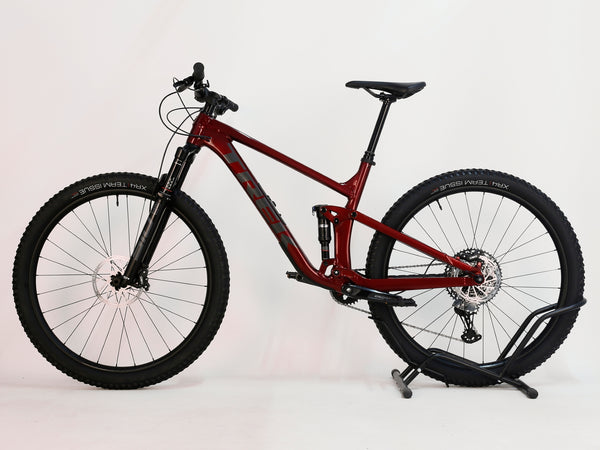 Trek Top Fuel 8 XT 2023 / LARGE / RRP: £3,250.00 / Like New!