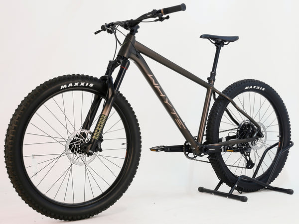 Front view of the Whyte 901 V5 2024 Mountain Bike in excellent condition available at eMado.