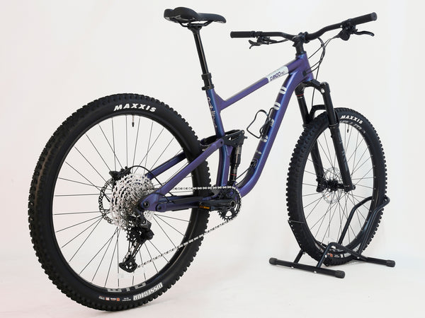 Voodoo CANZO Pro 2026 LARGE Dropper bike with Shimano Deore 12-speed shifter, demonstrating its advanced gear system in excellent condition.