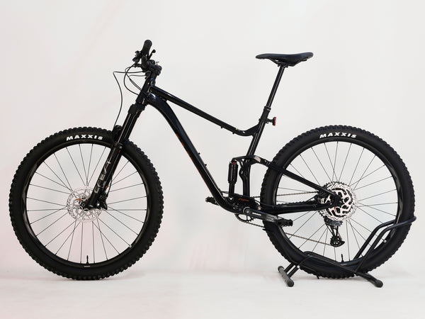 Giant Stance 29 1 2024 / LARGE / RRP: £2,399.00 /Like NEW!