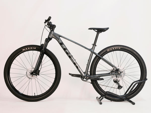 Trek X-Caliber 8 2023 / M-L / RRP: £1,390.00 / Very Good Condition