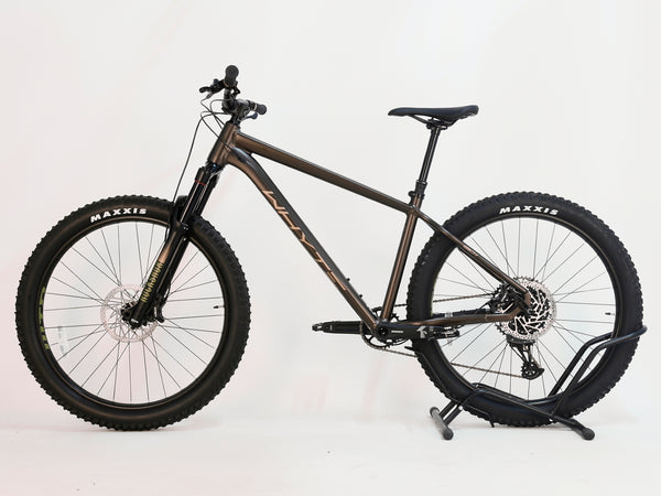 Image showing the KS RAGEi seat post of the Whyte 901 V5 2024 Mountain Bike at eMado.