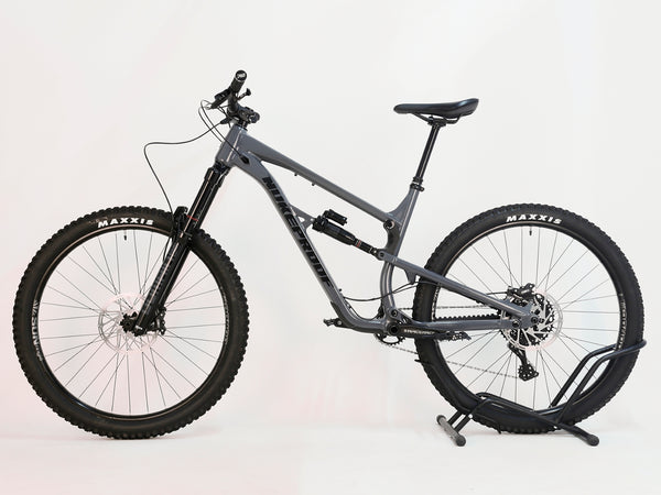 Nukeproof Mega 290 Alloy Comp 2023 bike specifications displayed in excellent used condition at eMado Bikes.