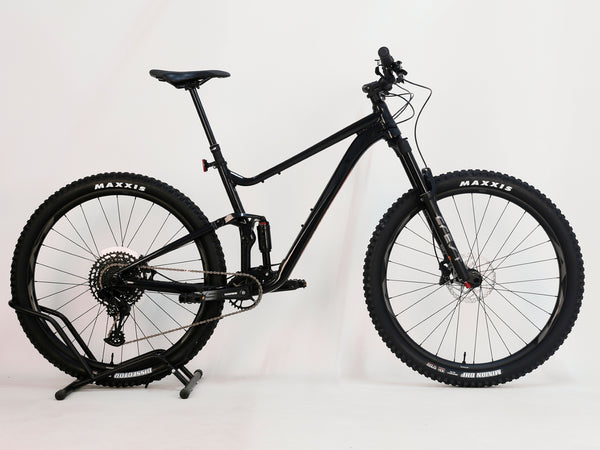 Giant Stance 29 1 2024 / LARGE / RRP: £2,399.00 /Like NEW!