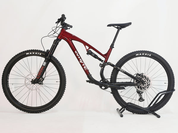 Whyte T-160 S 2025 with its 29-inch tubeless ready wheels, highlighting the WTB ST i30 TCS 2.0 System.